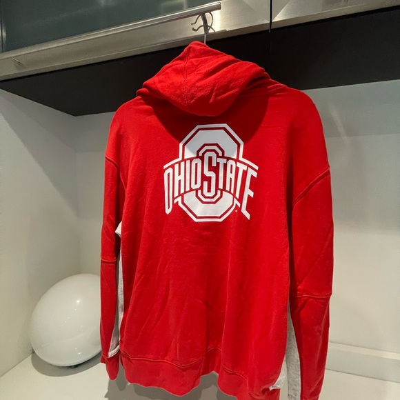 Nike Ohio State Buckeys red hoodie with “O” logo on back pockets Unisex Large - Picture 7 of 8